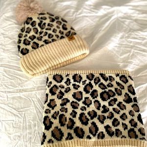 Women’s hat and matching neck warmer